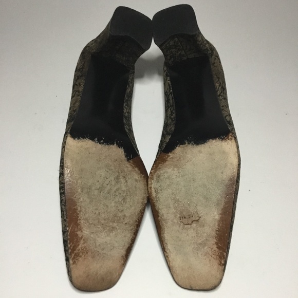 Stuart Weitzman Elegant Women's Black and Brown Heels Size 7 - Picture 6 of 7